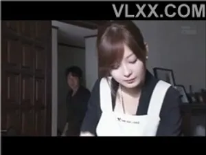 丈夫出门上班，爱妻在家中被姐姐的情人强奸。